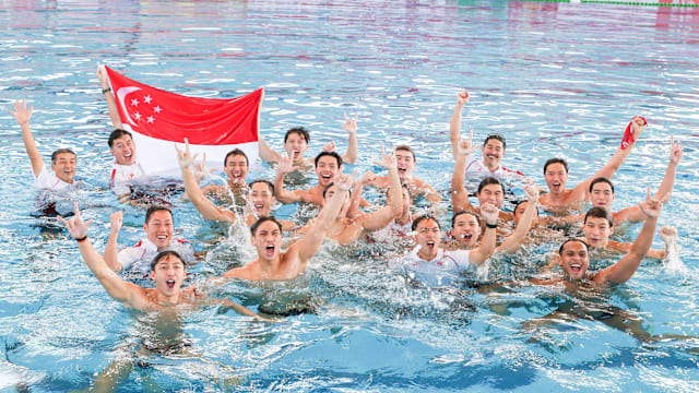 小法：想让阿达伊和帕斯学习梅西的饥饿感，这能造就顶级球员（小法：希望阿达伊与帕斯向梅西的饥饿感看齐，这是成就顶级球员的关键）