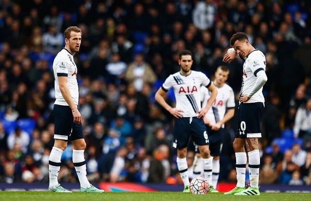 刚复出不久又伤退，伊斯科与队友阿姆拉巴特相撞后被换下（复出未久再度伤退，伊斯科与队友阿姆拉巴特相撞后被换下）