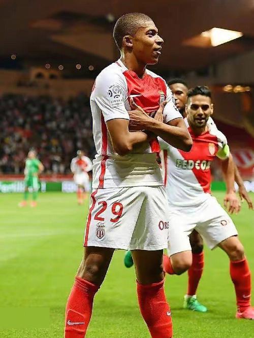 传闻：阿森纳关注／求购欧塞尔青年队中场埃利斯-赛迪遭拒（曝阿森纳相中欧塞尔青训中场埃利斯-赛迪，报价遭拒）