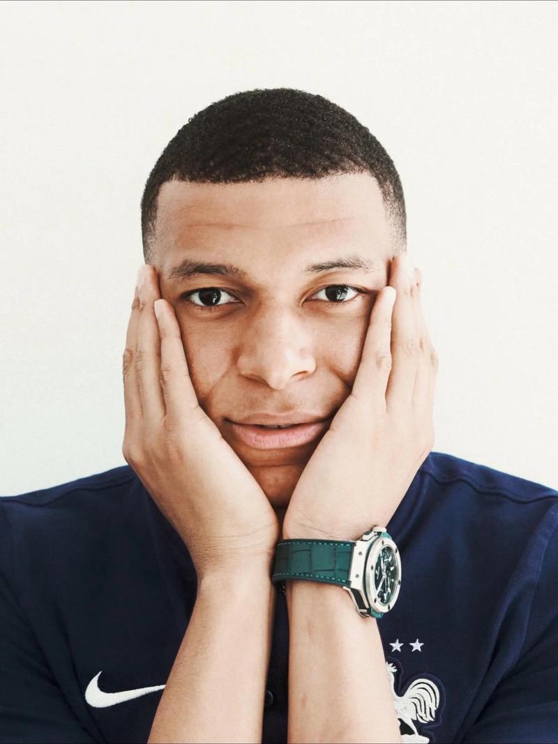 萨索洛vs佛罗伦萨：马蒂奇、皮纳蒙蒂首发，德赫亚、莫伊塞-基恩出战（萨索洛迎战佛罗伦萨：马蒂奇、皮纳蒙蒂先发，德赫亚与莫伊塞-基恩出场）