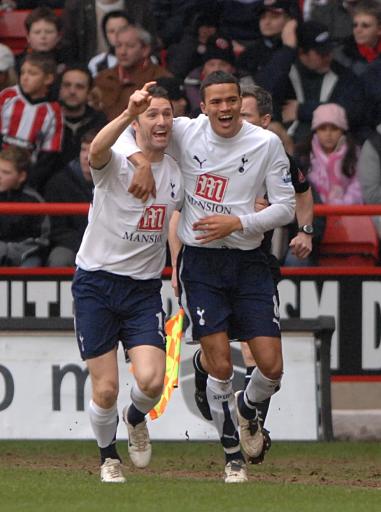 足协杯夺冠次数排名：山东8次居首，国安5次独居次席（足协杯夺冠次数榜：山东8冠领跑，国安以5冠独占次席）