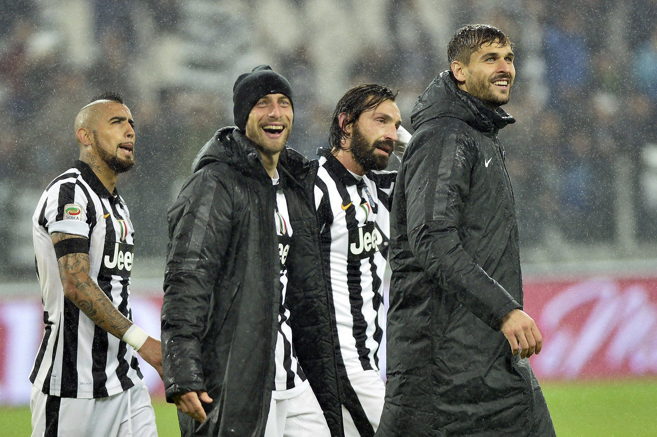 2025巴甲33轮：罗尼双响，公鸡客场逆转击溃狮子（2025巴甲第33轮：罗尼梅开二度，公鸡客场逆转大胜狮子）