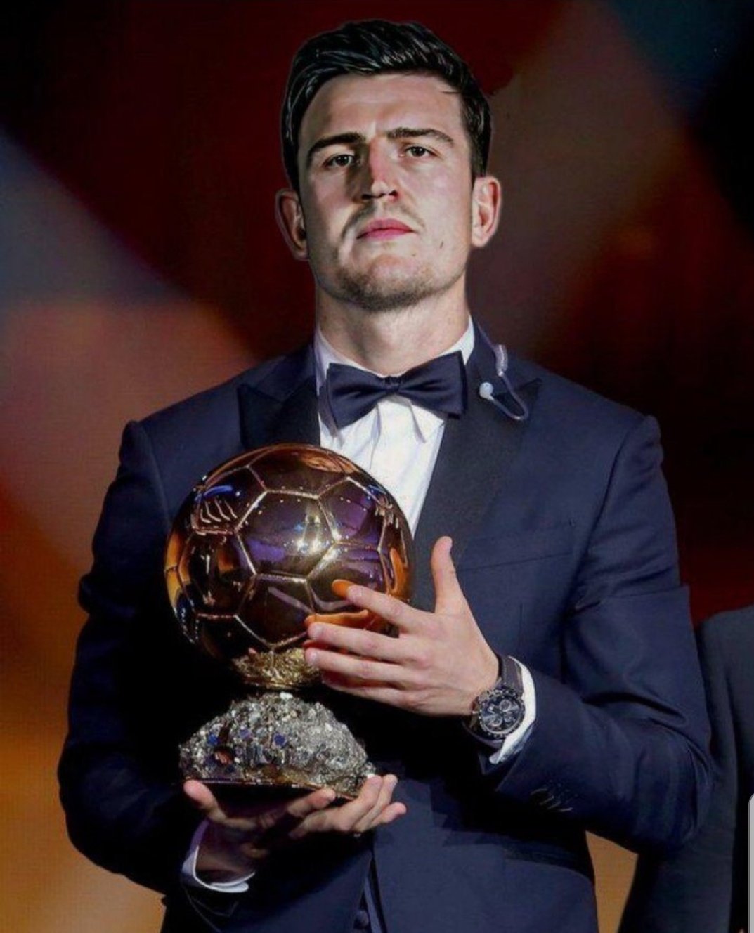 记者：皇马将在今日训练后共进圣诞午餐（据记者报道，皇马将于今日训练结束后举行圣诞午餐）