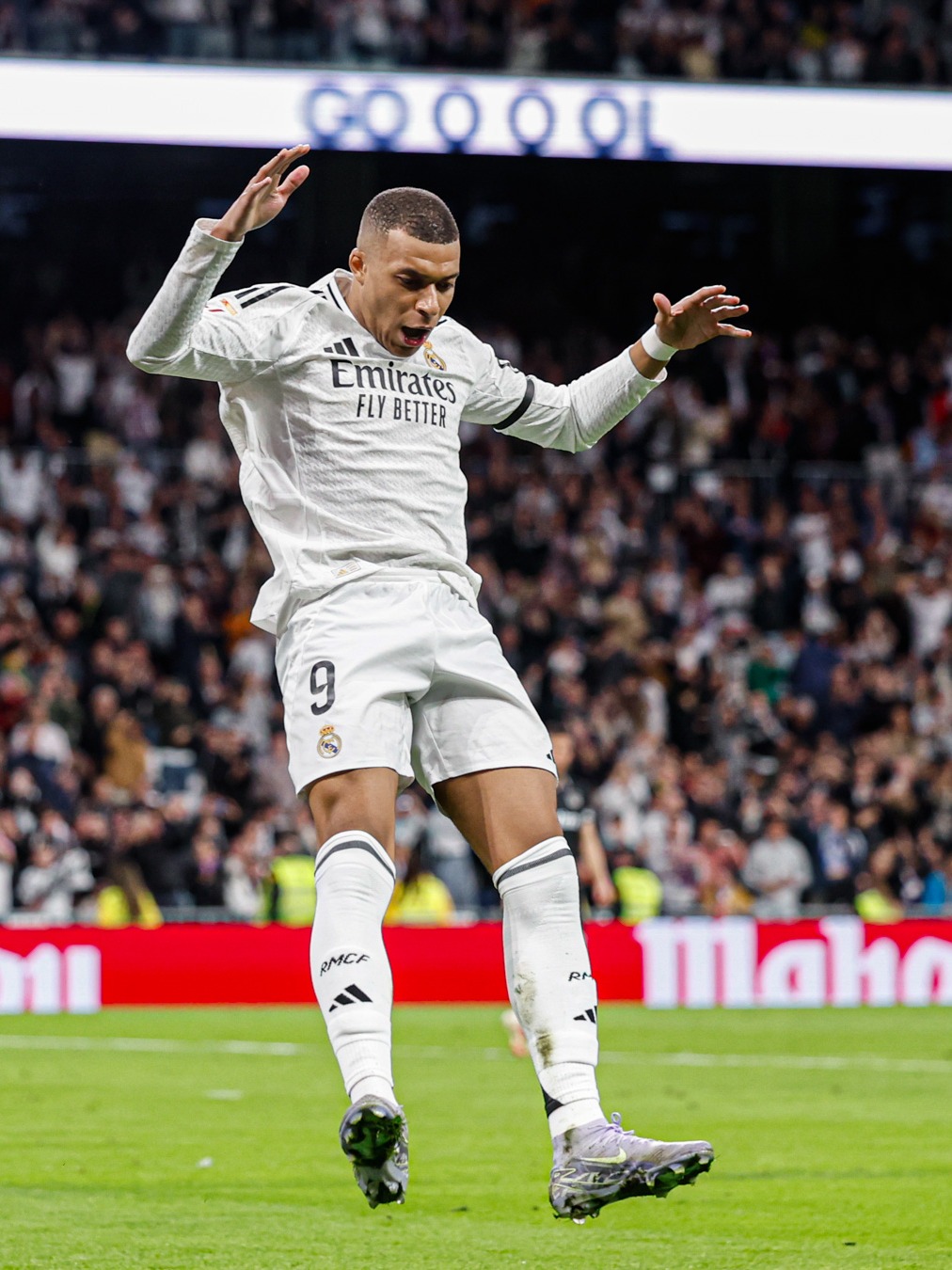 国外黄牛也猖狂，迈阿密国际东决门票被炒到破2300美元（海外黄牛疯狂抬价，迈阿密国际东决门票价格飙破2300美元）