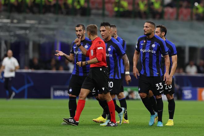 NBA：湖人险胜火箭 詹姆斯砍下38分（湖人惊险击败火箭：詹姆斯独砍38分）