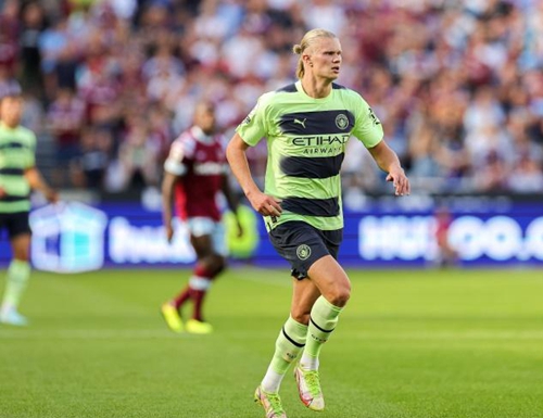 下半场手感不佳！吉迪全场13中7，得到17分11板7助（下半场手感下滑，吉迪全场13投7中，贡献17分11板7助）