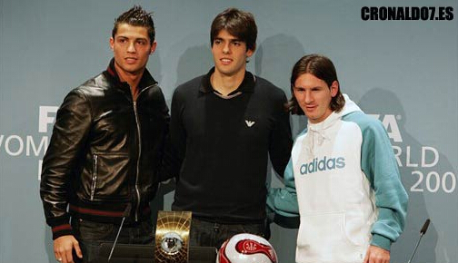 东体：申花主力赛季中后期身心疲劳，阵容一直是“明牌”状态（东体：赛季中后段申花主力身心俱疲，阵容长期处于明牌状态）